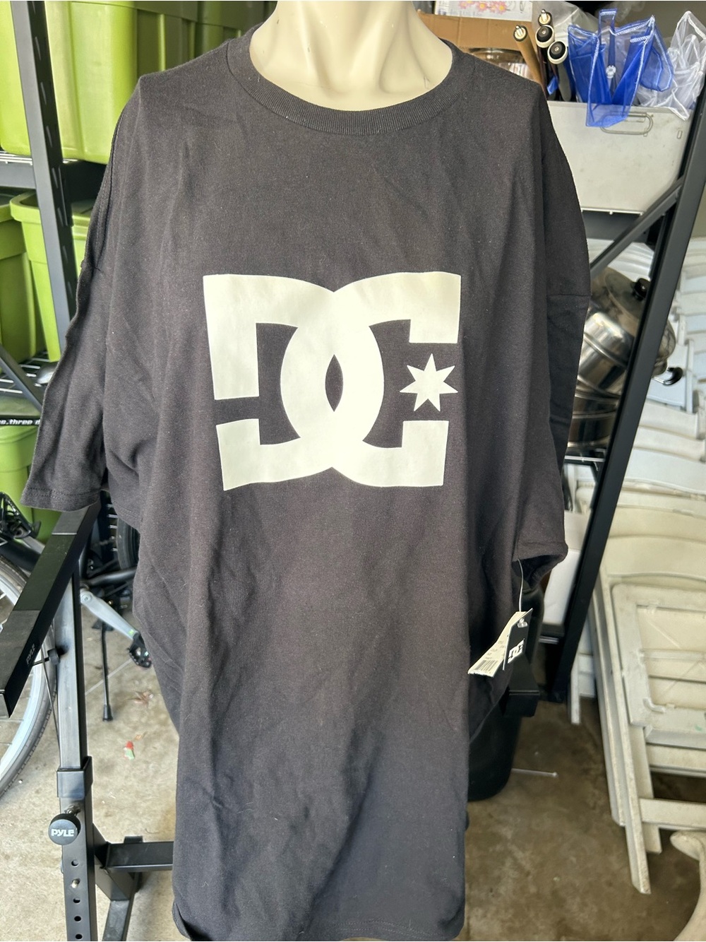 DC SHOES Star Mens Tee size XXL as is condition
